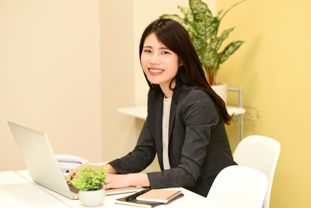 サイトのちょっとした修正は自分でやる？外注する？判断基準を解説